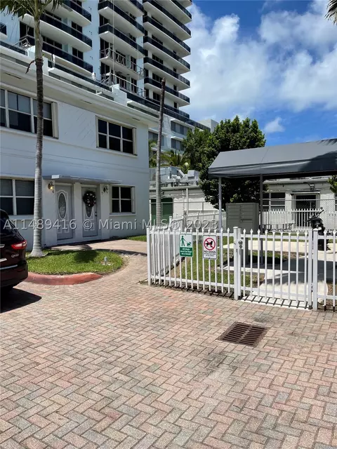7801 Hispanola Ave #6, North Bay Village, FL 33141