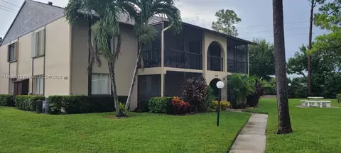446 Pine Glen Ln #B-2, Greenacres, FL 33463