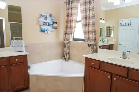 3522 W 88th St, Hialeah, FL 33018 photo 34