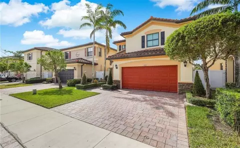 3522 W 88th St, Hialeah, FL 33018 photo 2
