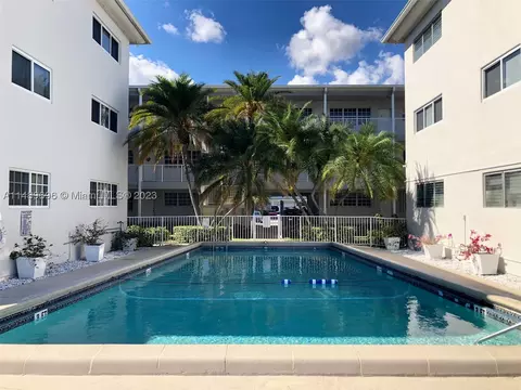 462 Golden Isles Dr #206, Hallandale Beach, FL 33009