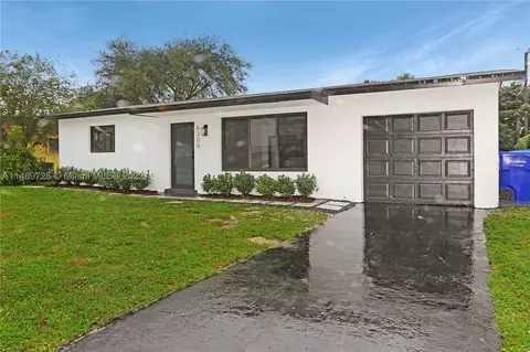 6300 Scott St, Hollywood, FL 33024