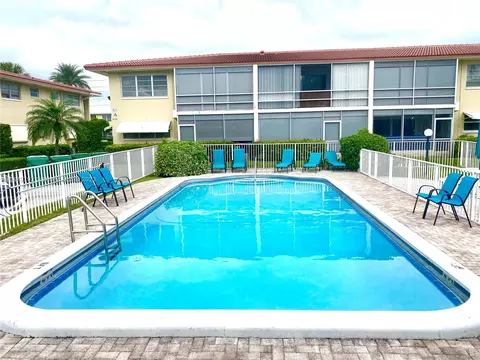 2202 NE 36th St #17, Lighthouse Point, FL 33064