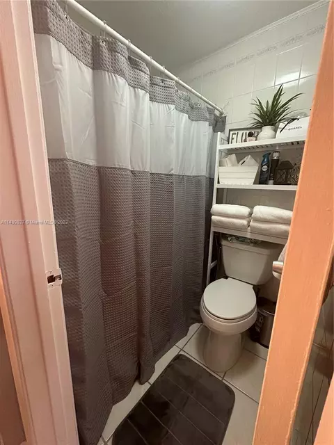 460 E 23rd St #207, Hialeah, FL 33013 photo 17