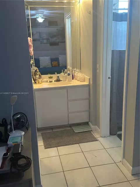 460 E 23rd St #207, Hialeah, FL 33013 photo 15