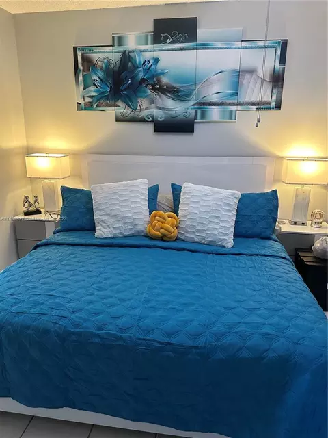 460 E 23rd St #207, Hialeah, FL 33013 photo 4