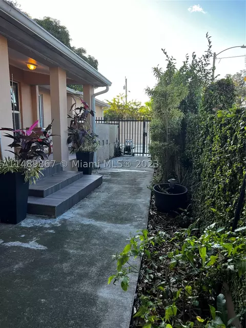 2000 NW 8th Ter, Miami, FL 33125