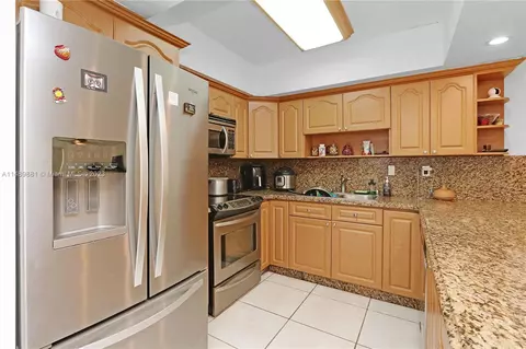 7164 W 2nd Ln, Hialeah, FL 33014 photo 6