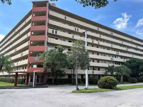 1770 NE 191st St #415-1, Miami, FL 33179