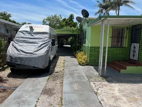 3176 NW 31st St, Miami, FL 33142