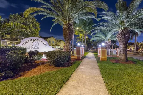 7469 NW 179th St, Hialeah, FL 33015