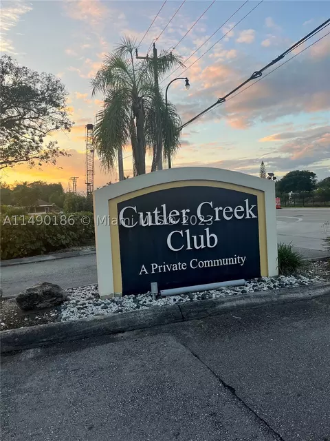 10363 SW 209th Ln, Cutler Bay, FL 33189
