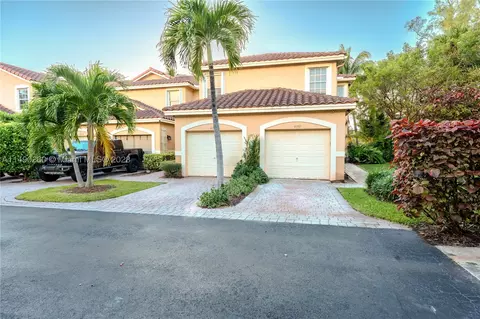 4159 Crystal Lake Dr, Pompano Beach, FL 33064