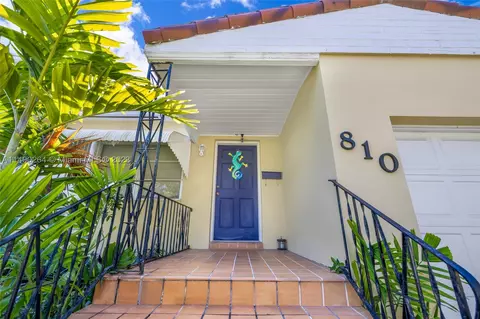 810 Swan Ave, Miami Springs, FL 33166