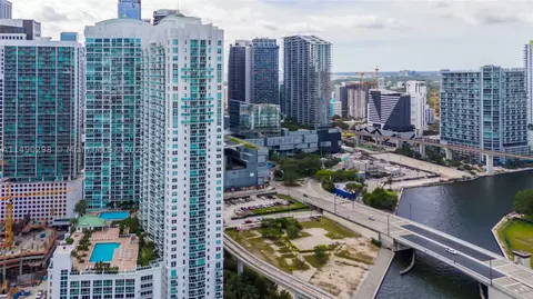 31 SE 5th St #903, Miami, FL 33131