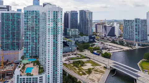 31 SE 5th St #903, Miami, FL 33131