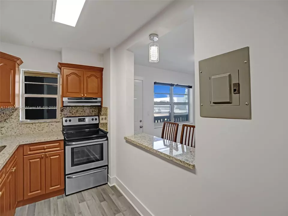  7620 Carlyle Ave #403, Miami Beach, FL 33141 photo 3