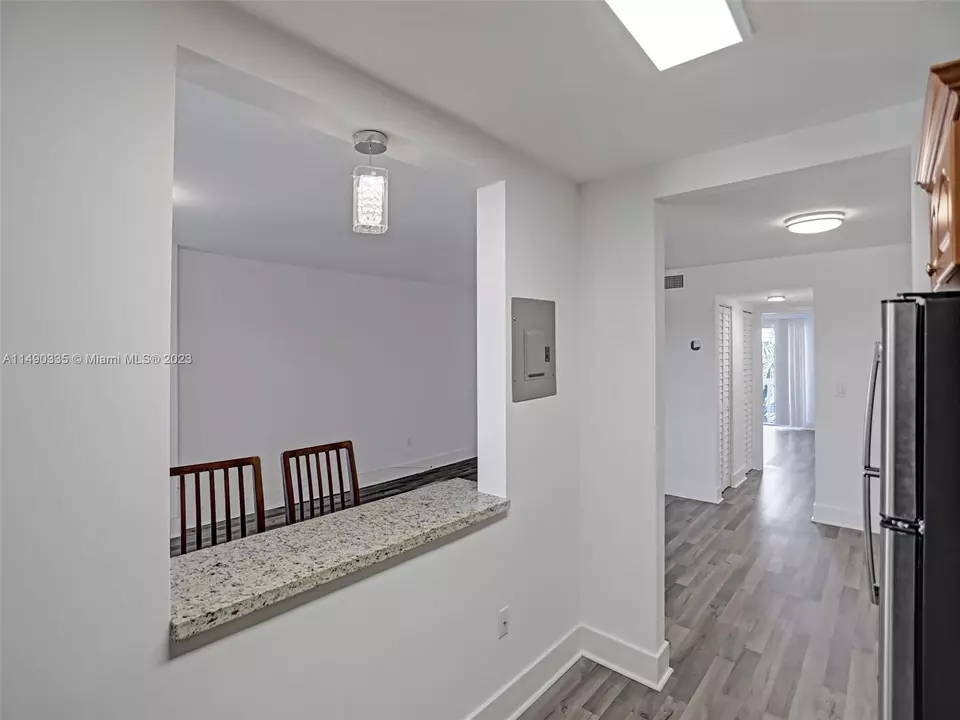  7620 Carlyle Ave #403, Miami Beach, FL 33141 photo 9