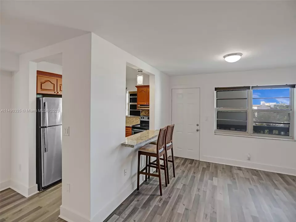  7620 Carlyle Ave #403, Miami Beach, FL 33141 photo 4
