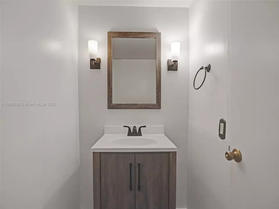  7620 Carlyle Ave #403, Miami Beach, FL 33141 photo 11