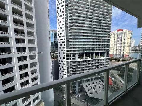 218 SE 14th St #1806, Miami, FL 33131