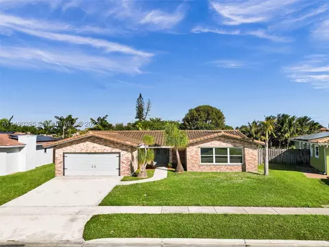 6601 NW 23rd St, Margate, FL 33063