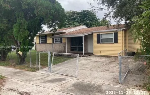 4756 SW 22nd St, Fort Lauderdale, FL 33317