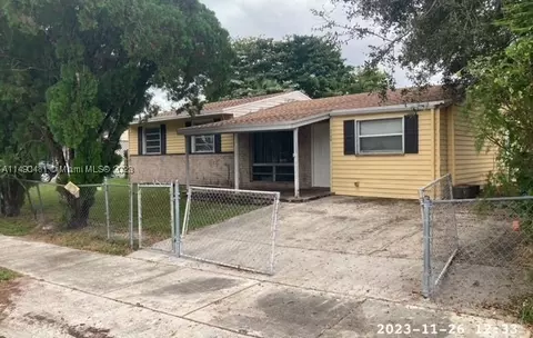 4756 SW 22nd St, Fort Lauderdale, FL 33317