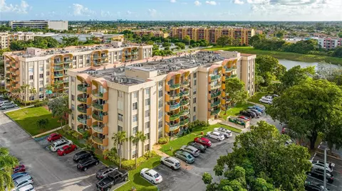 9360 Fontainebleau Blvd #611, Miami, FL 33172