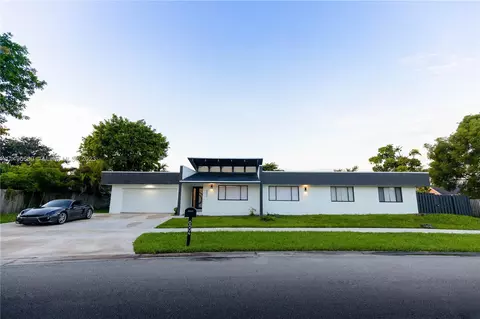 8804 Paradise Dr, Tamarac, FL 33321