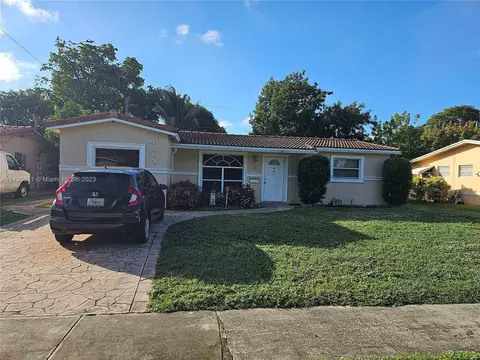 4310 NW 22nd St, Lauderhill, FL 33313