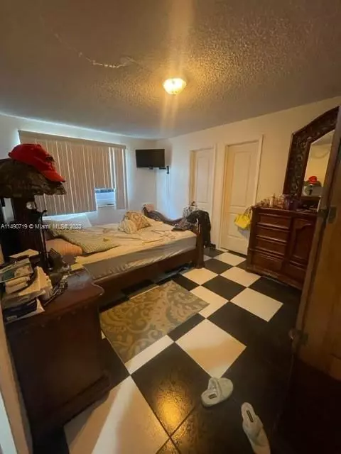 661 E 64th St, Hialeah, FL 33013 photo 19