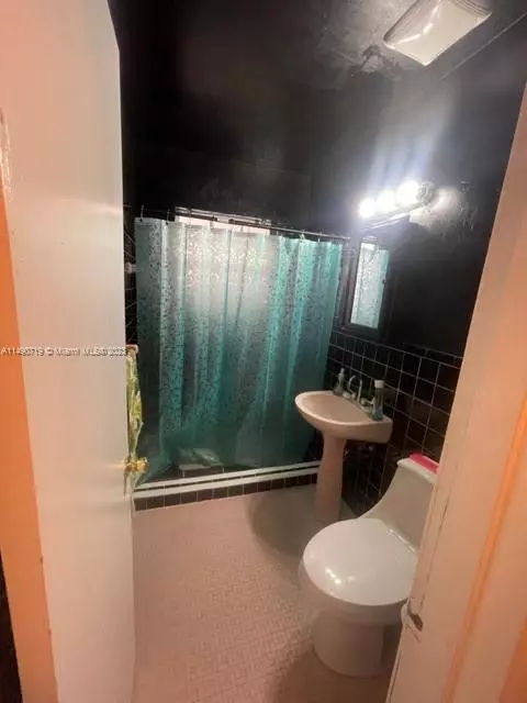 661 E 64th St, Hialeah, FL 33013 photo 11