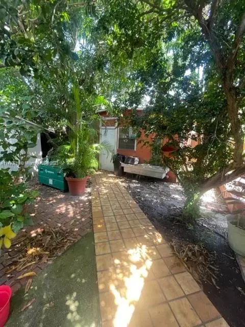 661 E 64th St, Hialeah, FL 33013 photo 22