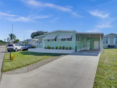 8710 SW 22nd St, Davie, FL 33324