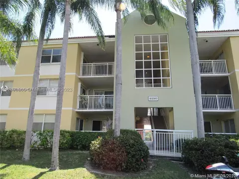 8590 SW 212th St #307, Cutler Bay, FL 33189