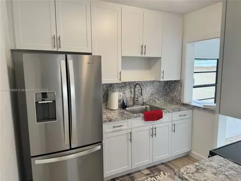 550 SE 2nd St, Hialeah, FL 33010 photo 9
