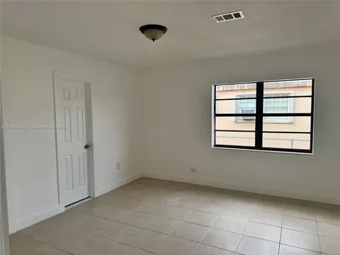 550 SE 2nd St, Hialeah, FL 33010 photo 18
