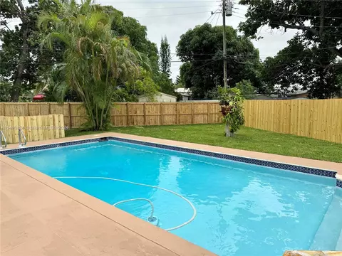 550 SE 2nd St, Hialeah, FL 33010 photo 20