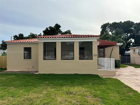 550 SE 2nd St, Hialeah, FL 33010 photo 2