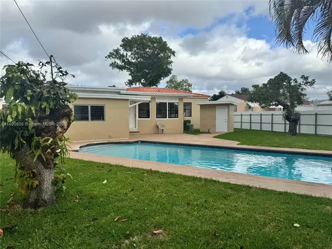 550 SE 2nd St, Hialeah, FL 33010 photo 13