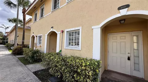 2040 NE 167th St #3-128, North Miami Beach, FL 33162