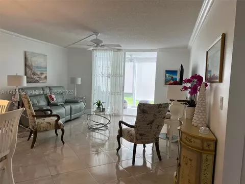 324 SE 10th St #104, Dania Beach, FL 33004