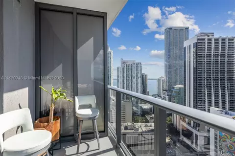 45 SW 9th St #3104, Miami, FL 33130