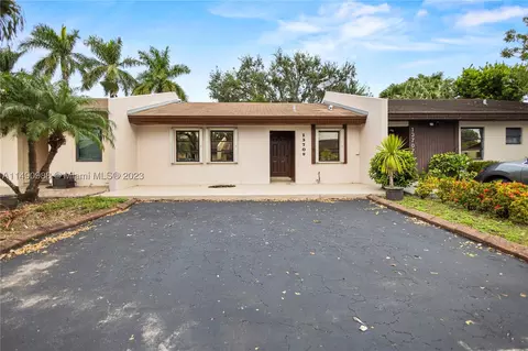 13709 SW 51st Ter, Miami, FL 33175