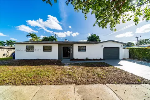 7760 NW 179th St, Hialeah, FL 33015