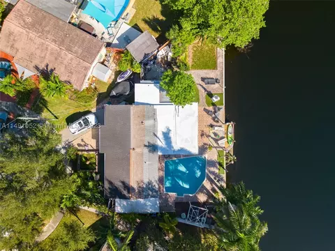 2700 Scott St, Hollywood, FL 33020