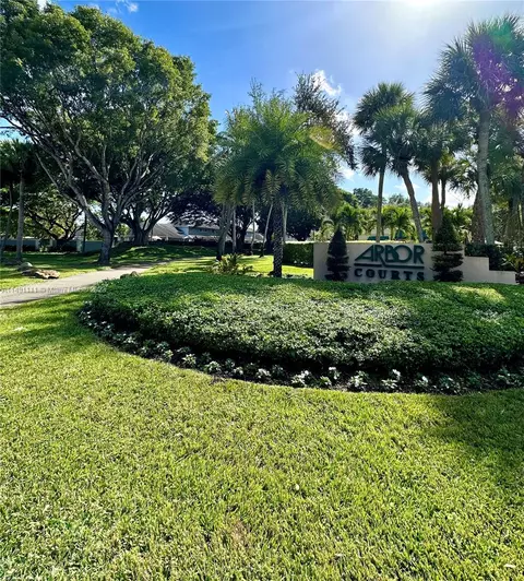 14376 SW 97th Ln, Miami, FL 33186