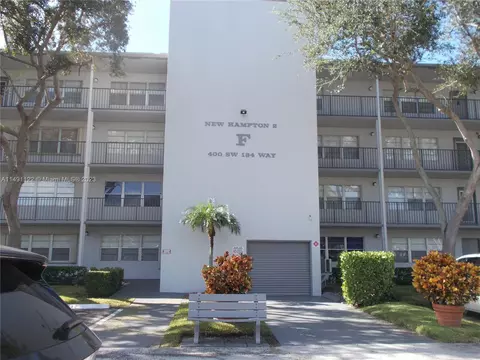 400 SW 134th Way #409F, Pembroke Pines, FL 33027