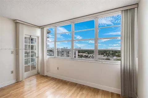 1351 NE Miami Gardens Dr #1223E, Miami, FL 33179